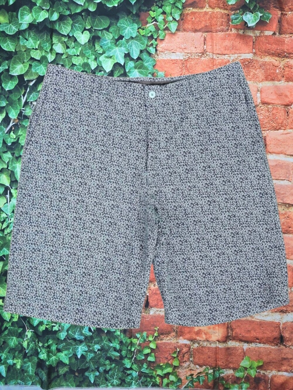 GOLF AMERICA | SIZE 34 PIXEL PRINTED MENS GOLFING SHORTS
